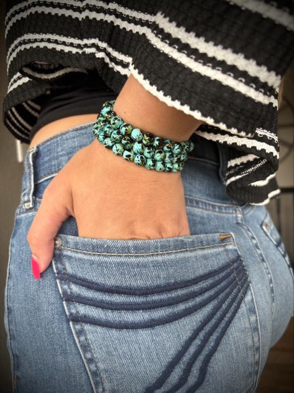 Western Stormy Turquoise Stress Relief Stone Bracelet - Vibrant Turquoise Stretchy Comfortable Easy to Wear - 1 Piece