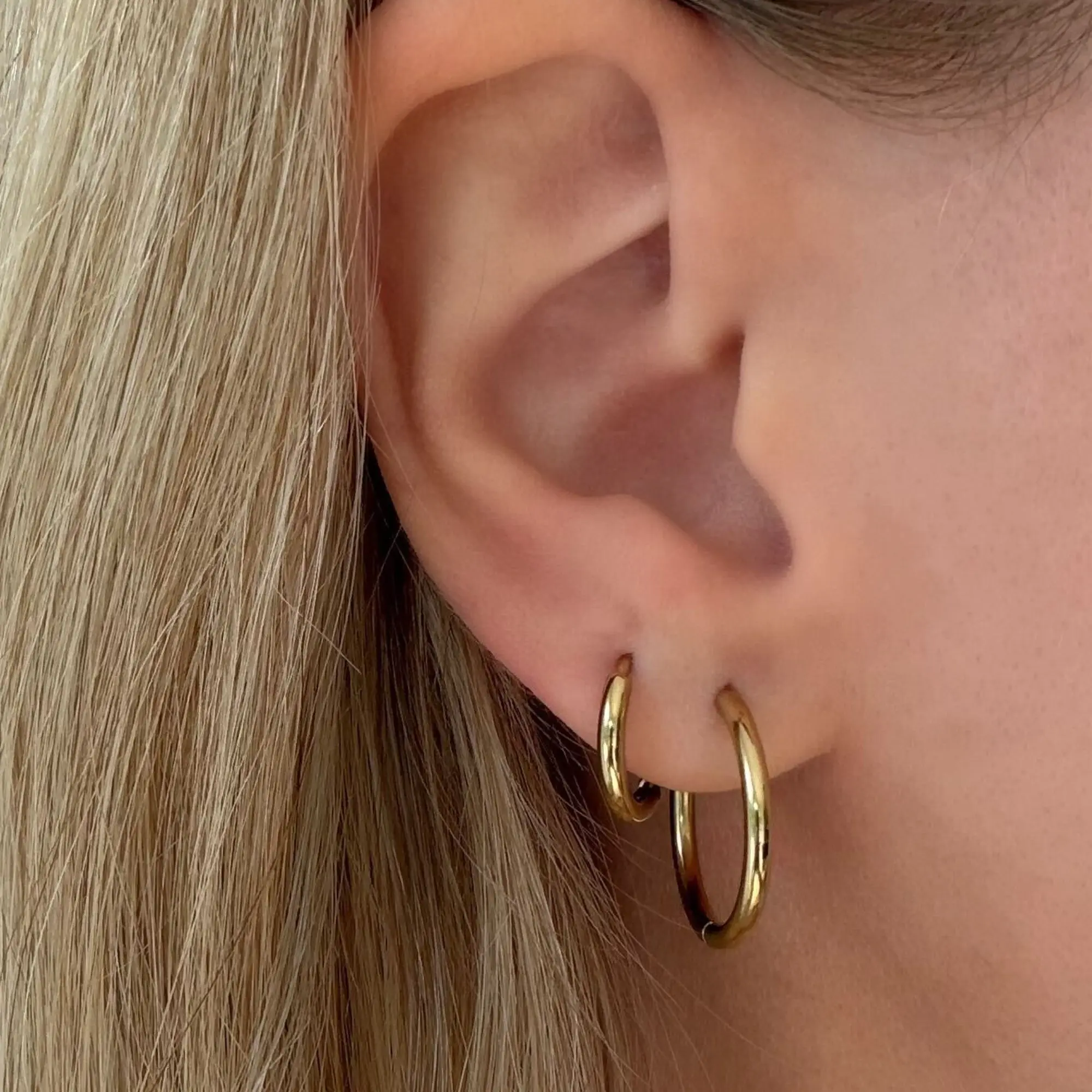 EVRY JEWELS Gold or Silver Plated Women's Hypoallergenic Cutie Thin Hoop Earrings