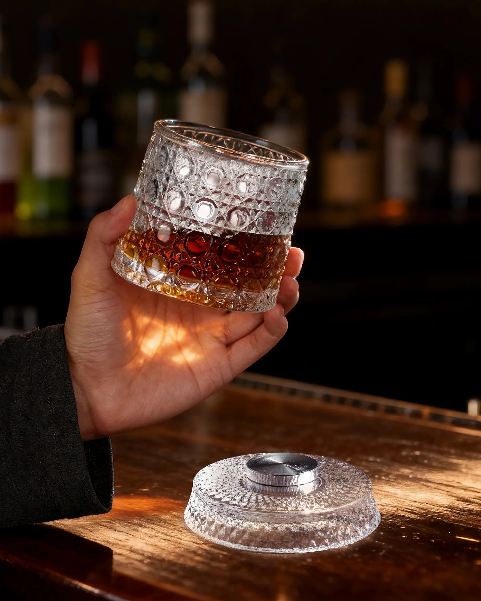 CEEFU Spinning Crystal Glass 9.57oz, 360° Rotating Glass with Stable Base, Premium Crystal Drinkware, Unique Gift for Him, Dad & Friends