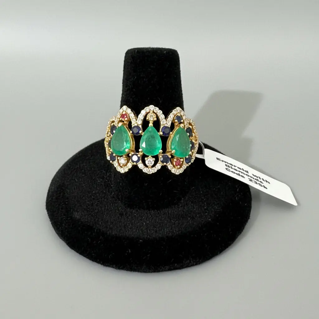 Emerald & Diamond Ring