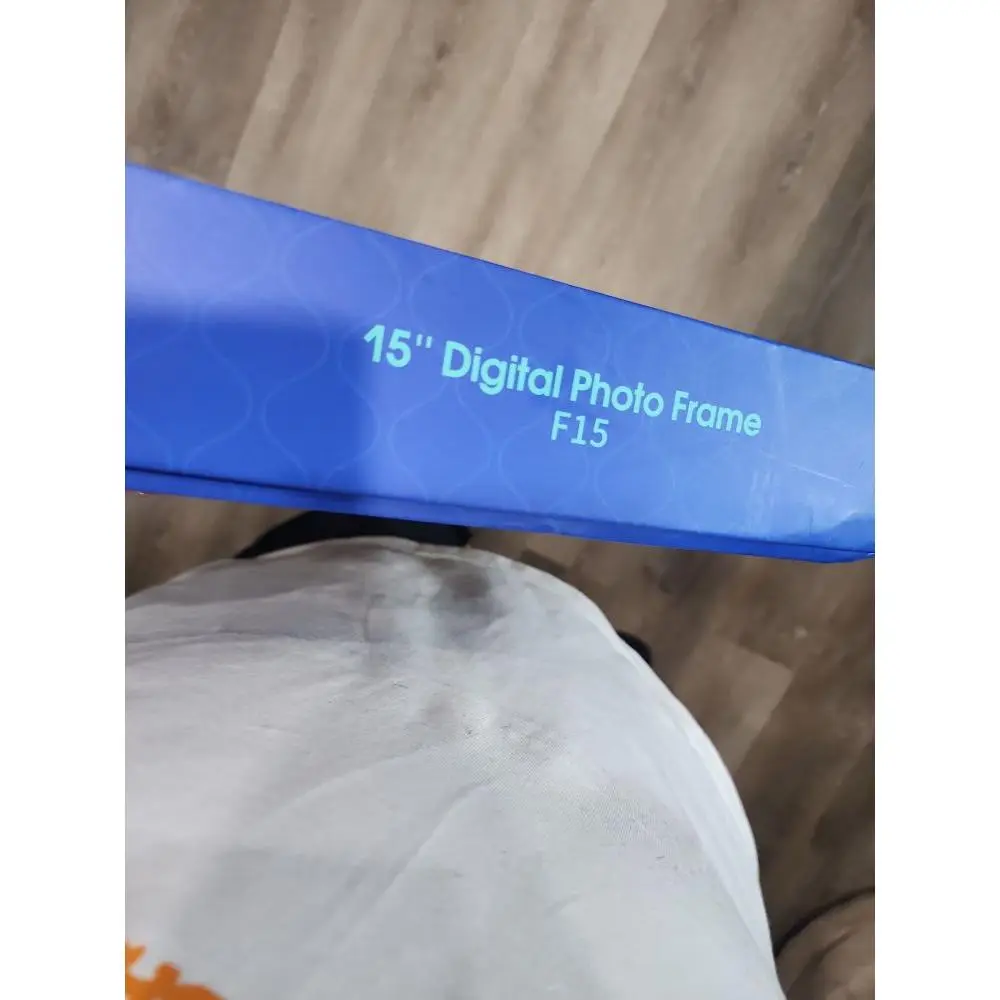 15" Digital Photo Frame F15 - Modern Display for Your Memories