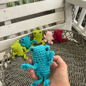 Leggy frog/ cute animal/ crochet/ handmade/pocket frogs/handheld amigurami animals plushy items amigurumi plushie