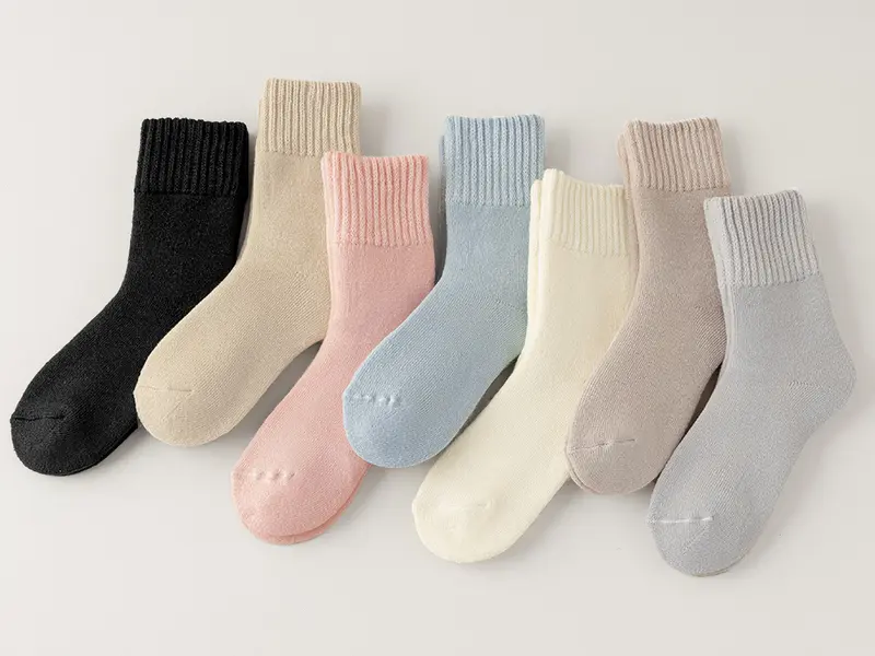 VRCOMFY Solid Mid-Calf Socks 5 Pack Fleece Lined Thick Warm Knit Socks Casual Comfy Socks Fall Winter Daily Wear VRCOMFY Solid Mid-Calf Socks 5 Pack Fleece Lined Thick Warm Knit Socks Casual Comfy Socks Fall Winter Daily Wear
