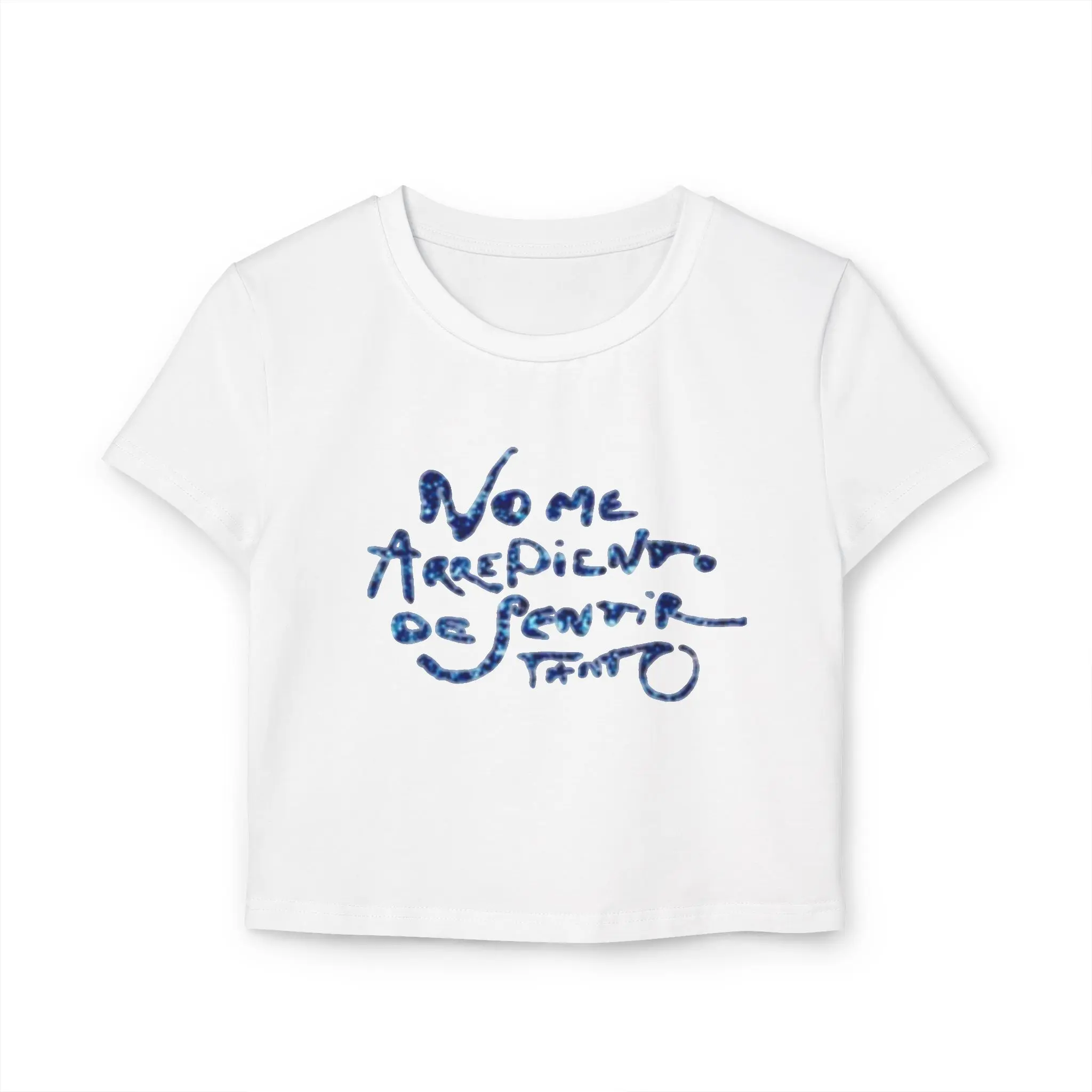 Women's Fitted Short-Sleeve Cotton Knit Graphic T-Shirt - Slim-Fitting Crop Top with Blue Brushstroke Calligraphy "No me Arrepiento de Sentir Tanto", Casual Bichota Concert Wear
