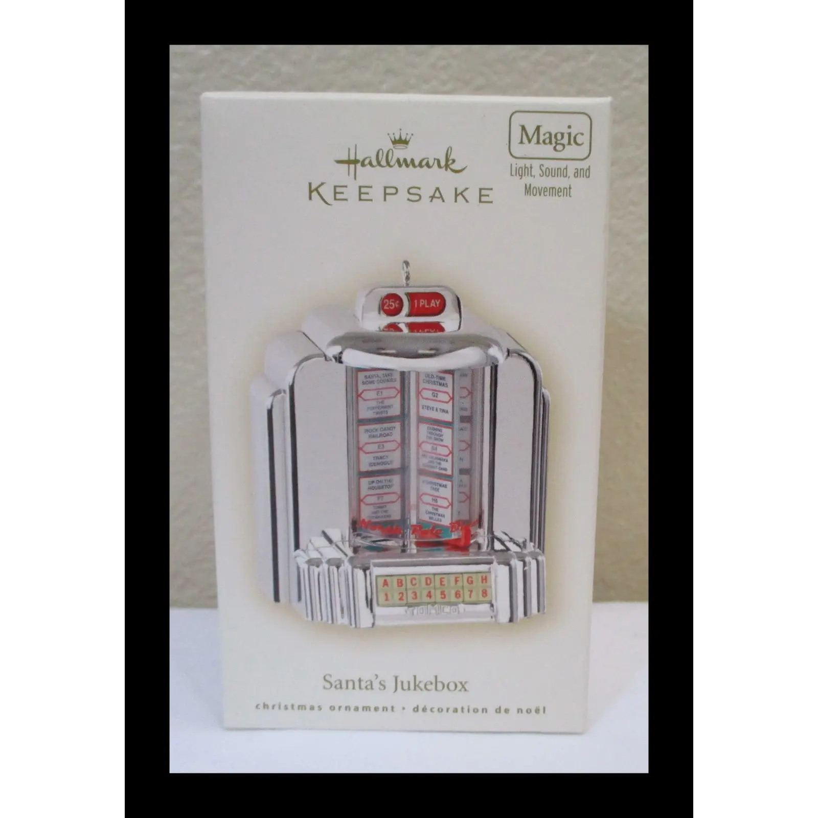 Hallmark Keepsake Magic Ornament Santa's Jukebox NEW
