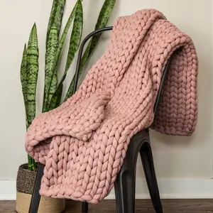 American Heritage Textiles 70012 40 x 50 in. Chunky Knit Throw, Mauve