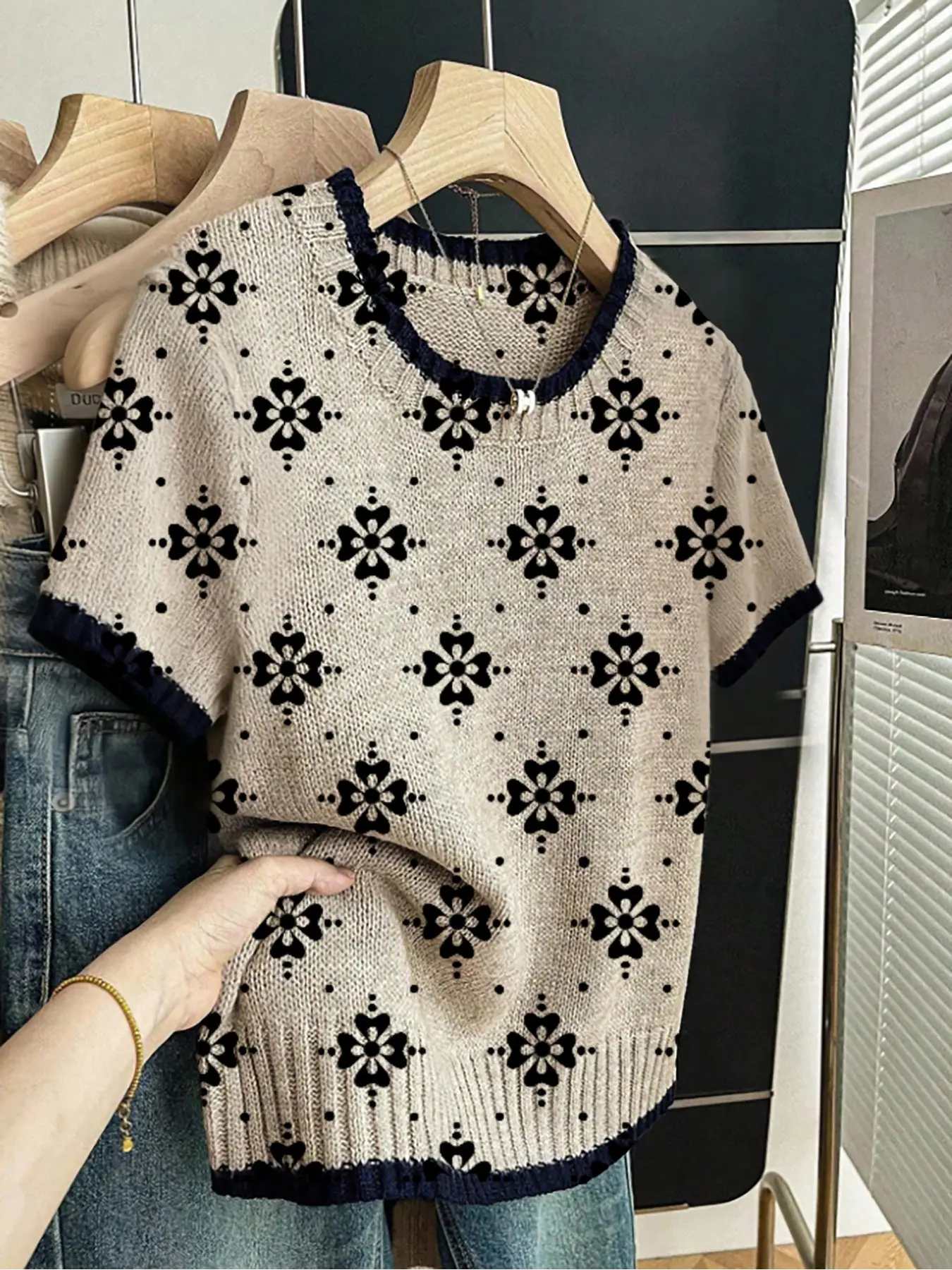Geometric Floral Print Round Neck Sweater, Casual Everyday Fitted Short Sleeve Knitwear, Tops for Spring Summer Fall, Comfortable Warm Women's Clothing, Knit Pullover Sweaters
