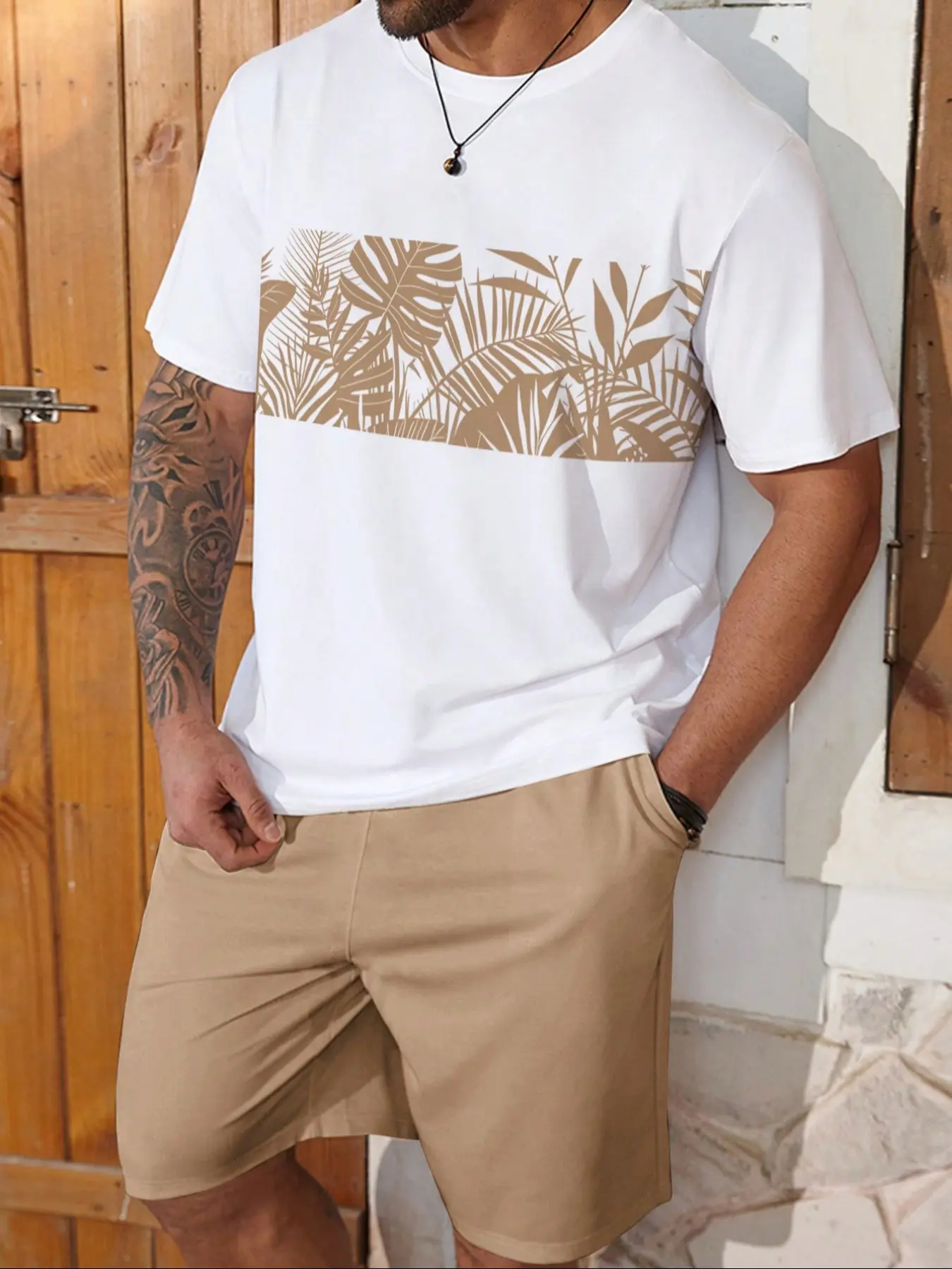 【Plus Size】 Men's Tropical Plants Print Tee & Shorts Set, Regular Fit Casual Round Neck Short Sleeve T-shirt & Shorts, Men's Summer Clothes, Summer Outfits Set