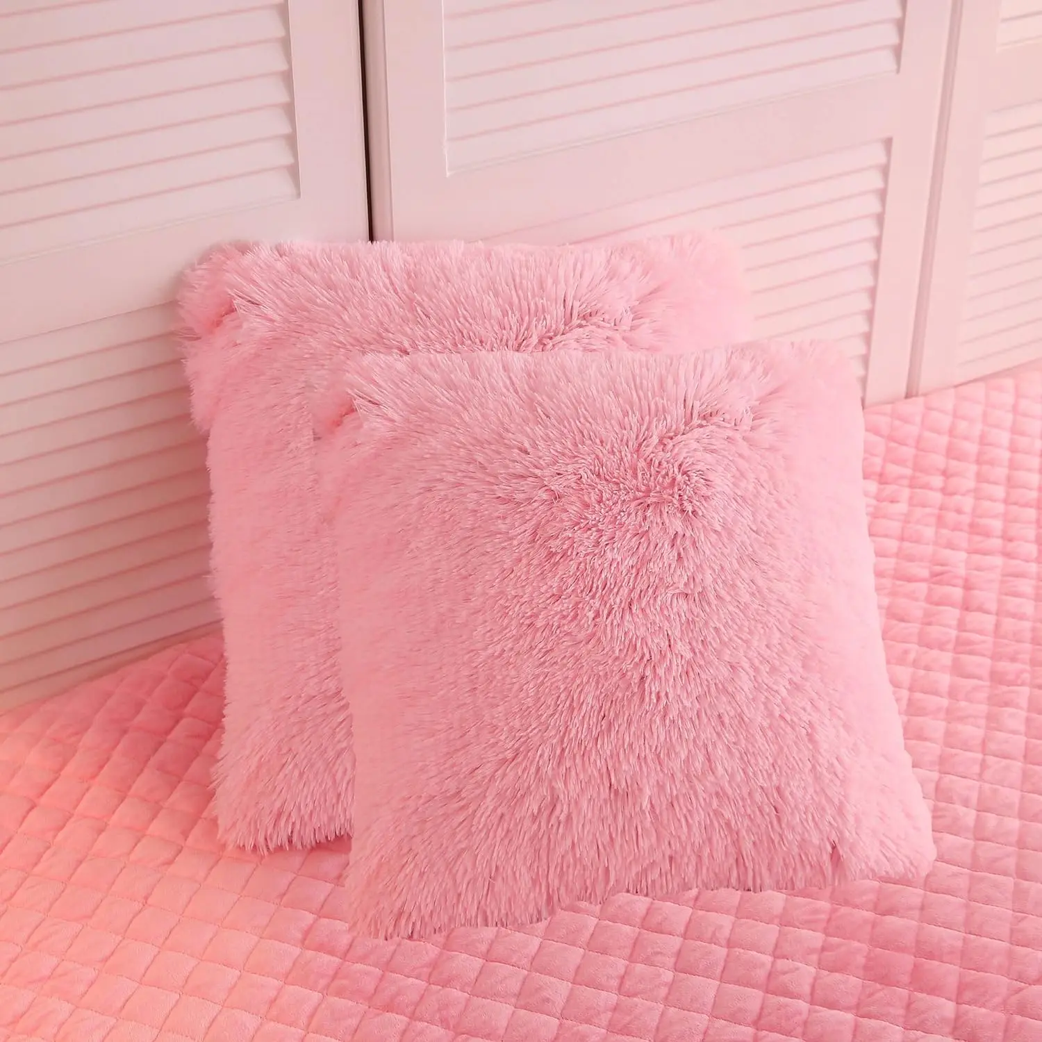 2 Pack Fluffy Faux Fur Pillow Shams,18 x 18 Inches Throw Pillow Covers,Luxury Decorative Furry Pillowcases Cushion Cover for Christmas,Zipper Closure,No Pillow Insert