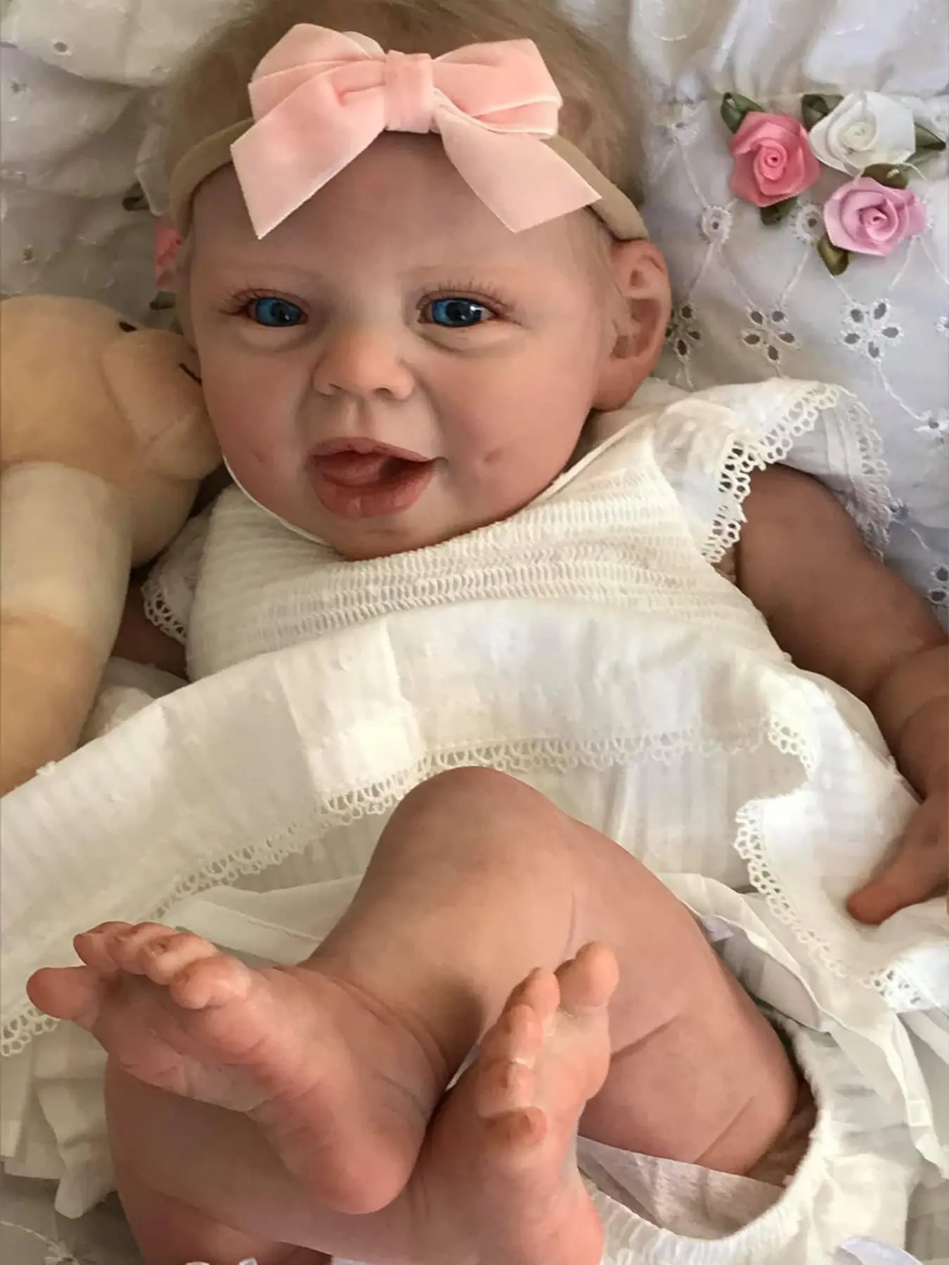 Reborn Baby Doll Girl 22", Sweet Real Life Like Bebes de Silicona Reales Handmade, Lifelike Reborn Doll Soft Vinyl Weighted Gift Set with Birth Certificate & Feeding Kit Toys for Kids Age 3+