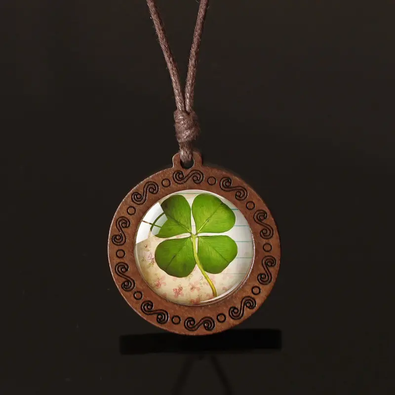Specimen Clover Necklace