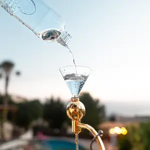 UMH Alpha - Sleek Portable Water Structuring Device with Elegant Design & Powerful Technology for Home & On-the-Go Use