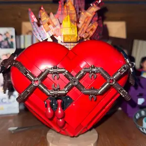 Sacred Heart of Jesus Building Block Brick Set,Toy Decoration for Prayer Room, Christian，Religious, for Adults (625 PCS)