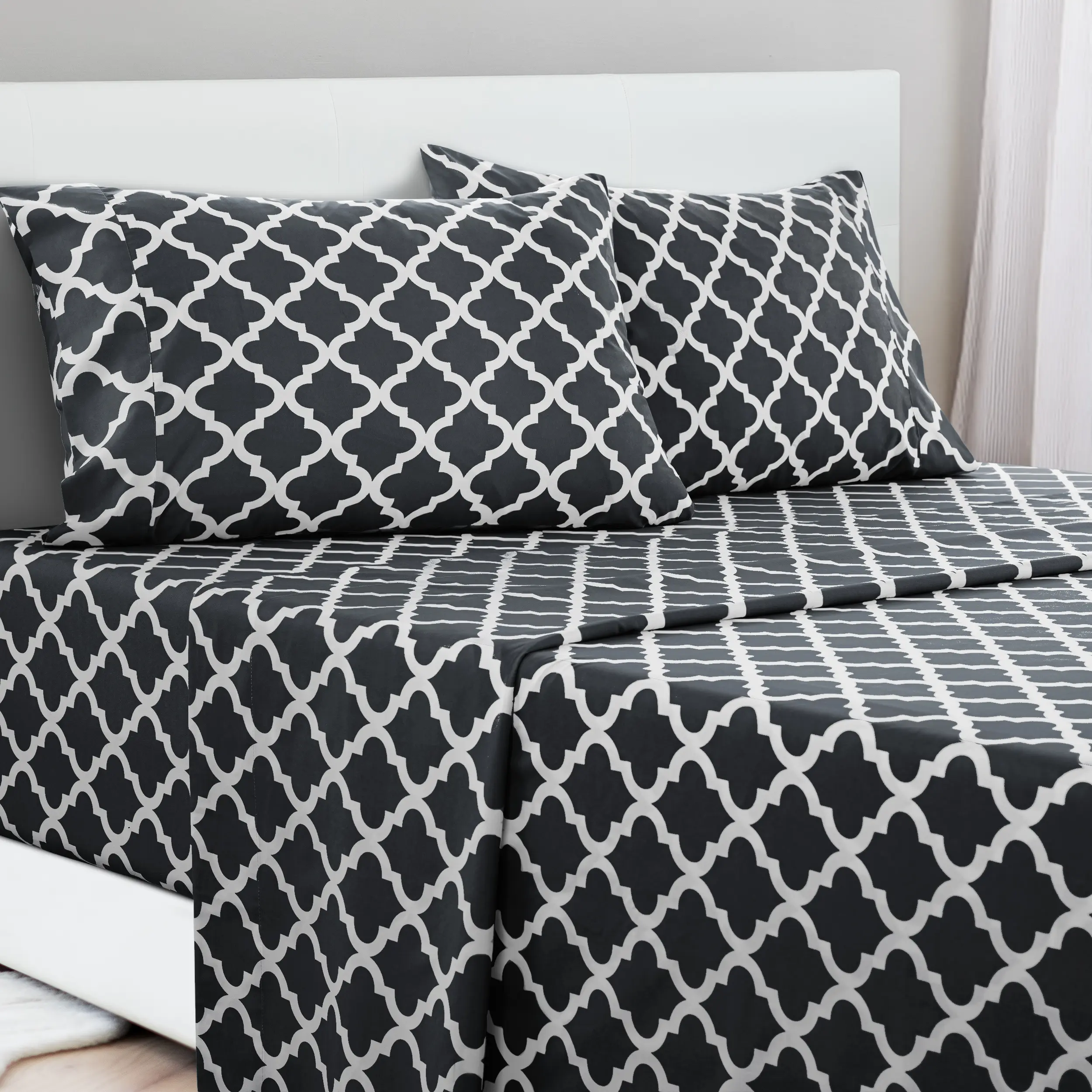 Quatrefoil Black