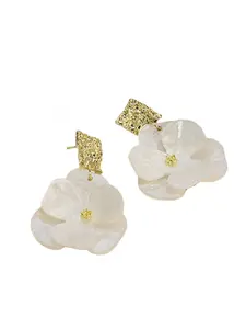 Silver Color Acrylic Flower Earrings, French Vintage Personalized Ear Studs, Elegant Light Luxury Jewelry, Pure Design