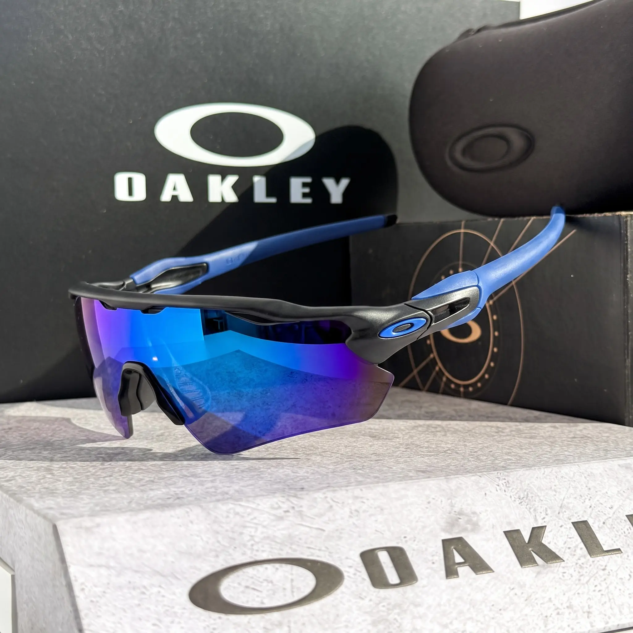Oakley Cycling Sunglasses Lightweight Wraparound Sport Eyewear UV400 for Men Women Outdoor Activities
