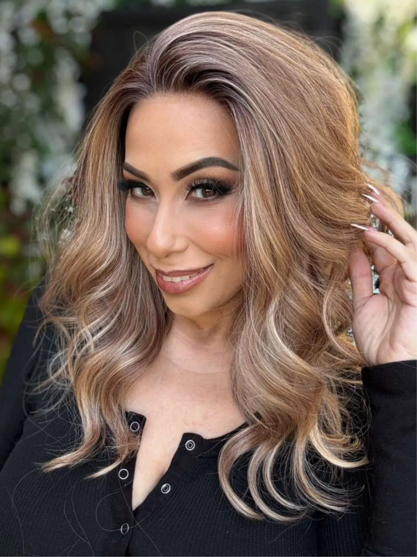 MACA BAKA Emma Latte Brown Ash Blonde Ombre Highlight Lace Front Wig with Scandinavian Hairline Low Density 14 Inches Short Wavy HD Synthetic Lace Front Wigs for Women