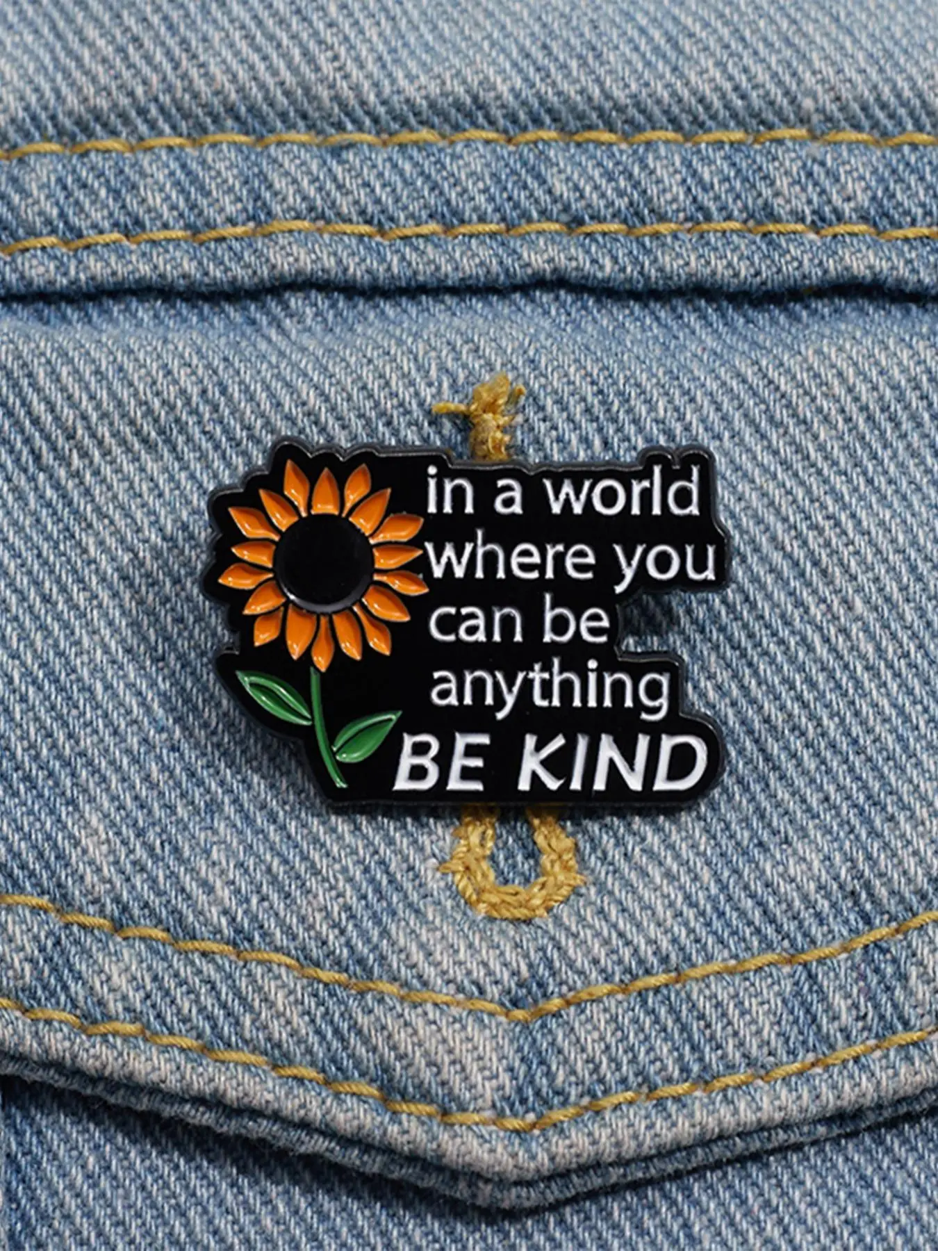Letter & Sunflower Design Brooch, Fashion Alloy Badge for Daily Clothing Decor,  Enamel Pin Suitable for Backpacks, Jeans, Scarves, Hats Decoration, Hat Pins, Fashion Accessory