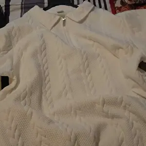 Men's Spring Outfits Knitted Polo Neck Long Sleeve Sweatshirt for Daliy Wear, Old Money Zipper Half Button Design, Casual Versatile Trendy Simple Pullover，Essential for Man's Wardrobe.