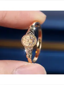 New Hot Sale Light Luxury Rose Gold Vintage Bee Embossed Ring Niche Design Advanced Sense Carved Edge Inlaid Temperament Versatile Women Fashion Jewelry Ring