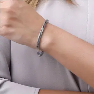 Simple Silver Snake Bone Chain Bracelet, Elegant and Exquisite, Suitable for Daily Wear, Adding Temperament. This Is A Jewelry Gift for My Girlfriend and Friends