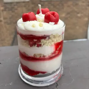 Cherry cheesecake candle