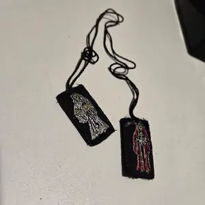 La Santa scapulario black La Santa scapulario black