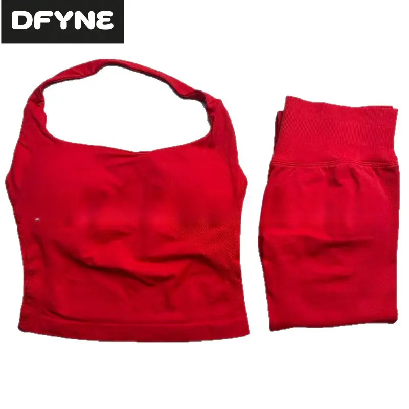 DFYNE's new ruched vest + three-section seamless cropped pants, lifts and firms the buttocks, perfect for yoga and fitness in one set.