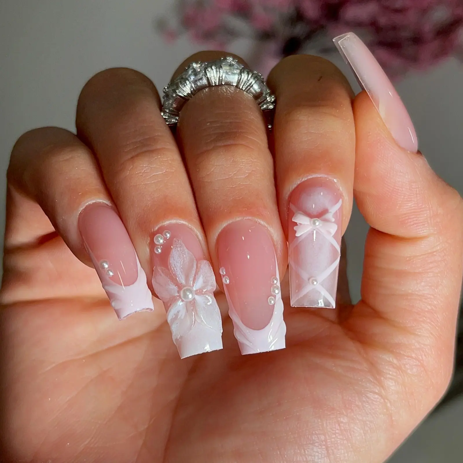 24pcs Square Press-On Nail Tips, Press On Nails Design, 3D Flower Bow Pearl Decor French Stripe Nails, Includes Jelly Glue and File, Manicure Set, Nailcare Glue, Wedding Nails, Nail Extension Set, Nail Art Supplies, Nail Extension Kit, False Nail Set