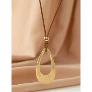 Vintage teardrop pendant necklace, suitable as a gift for women, collarbone necklace, stainless steel jewelry, suitable for daily decoration, jewelry accessory, everyday wear necklace, exquisite bohemian style necklace