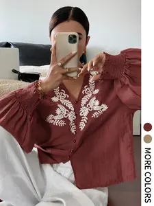 Women's Floral Embroidery  Blouse, Traditional Elegant Long Sleeve Top for Daily Wear, Ladies Clothes for All Seasons, Floral Pattern