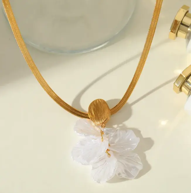 N312- 316L Stainless Steel Shell Flowers Necklace!