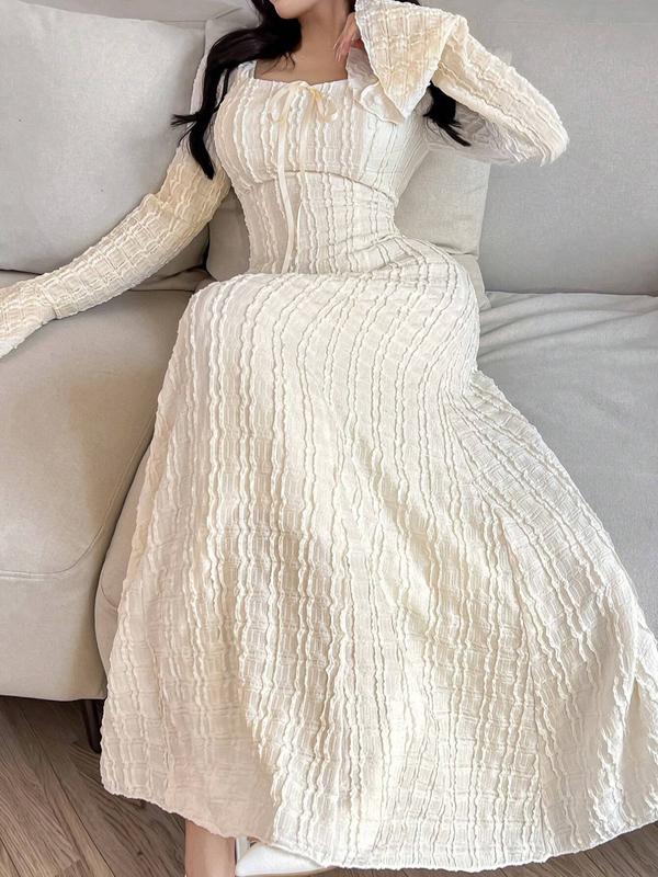 Elegant Women's Knitted Dress, French Style Waist Cinching, Square Neck Bow Tie Flare Sleeves, Slim Fit Party Dress