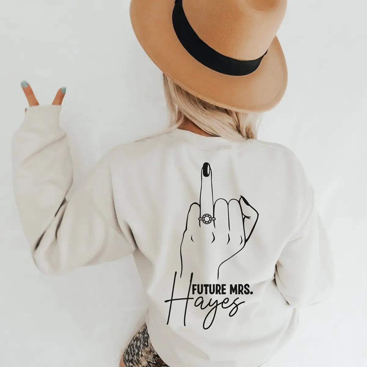 Custom Future Mrs. Sweatshirt, Fiancee Sweatshirt, Bride Gift, Personalized Mrs. Sweatshirt, Engagement Gift, Custom Mrs. Sweater Ring Finger