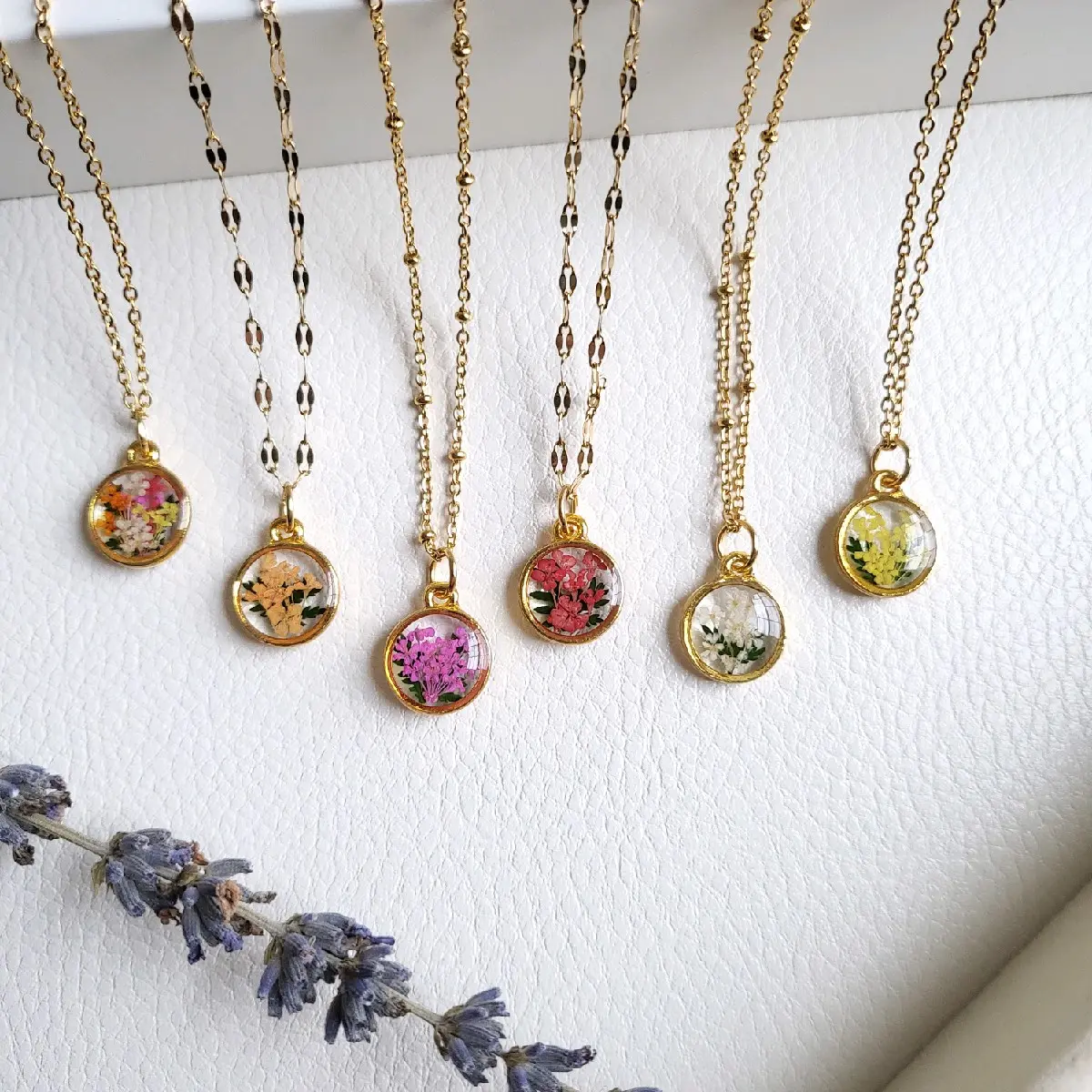 Handmade Dried Flower Resin Jewelry Necklace for Women