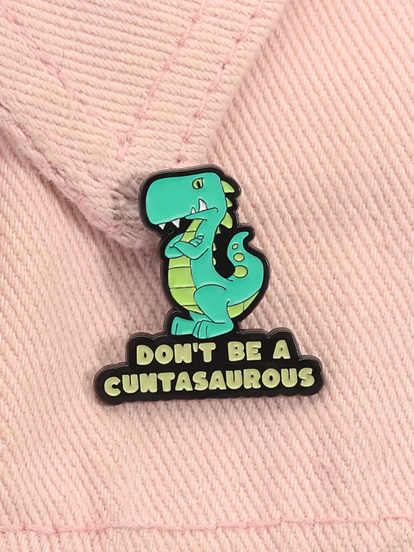 1pc Cartoon Green Dinosaur Enamel Pin Funny Quote Don't Be a Cuntasaurus Alloy Brooch Pins Lapel Backpack Badge Fashion Jewelry Accessories Gift for Friends Jewellery Fashion Accessory