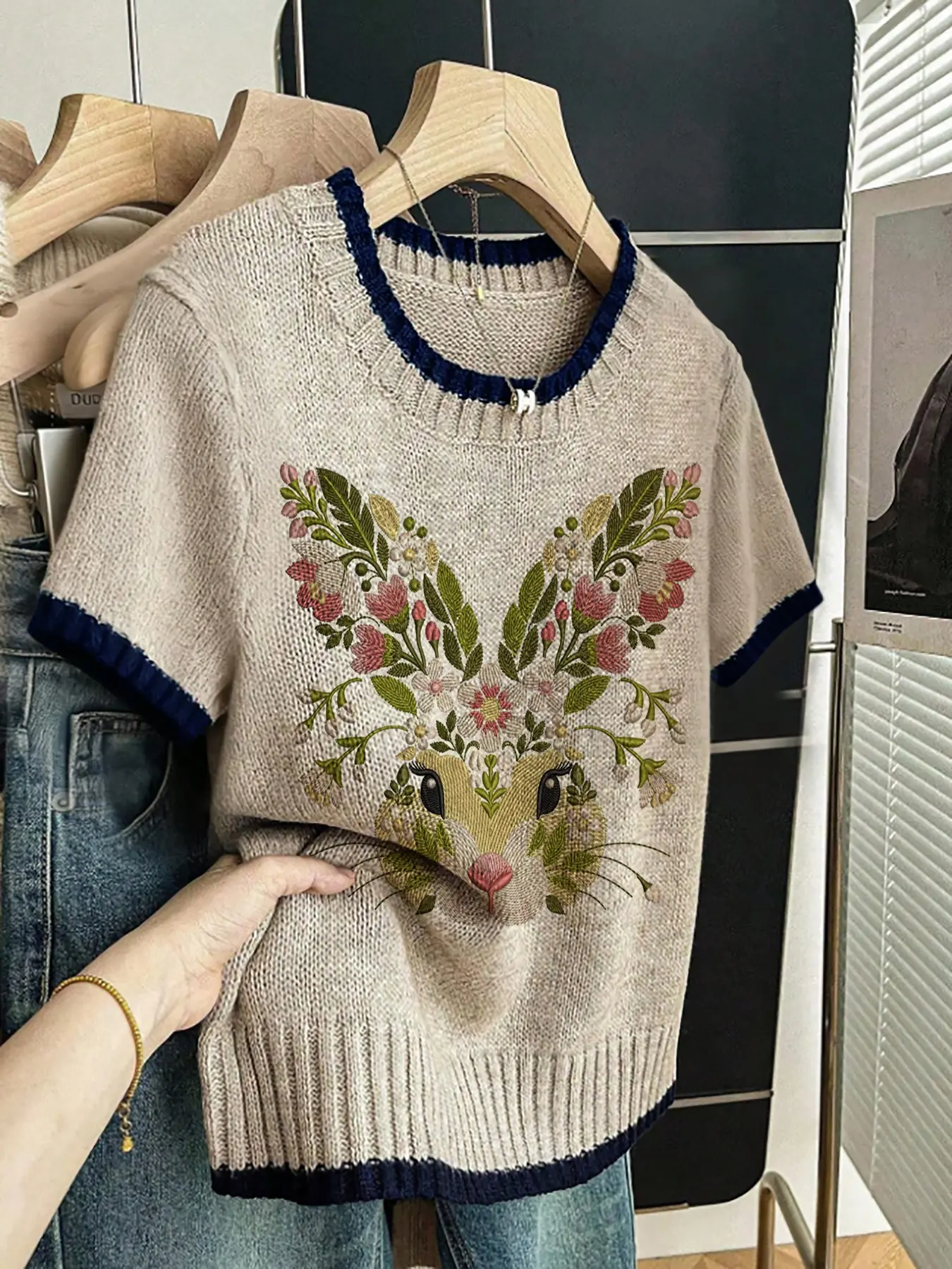 Women's Floral Rabbit Print Round Neck Short Sleeve Knit Sweater, Casual Breathable Knitted Top for Spring Summer Fall