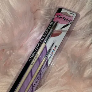 Mia Secret Dual Brush - Academy Dual Brush Set Clear Packaging