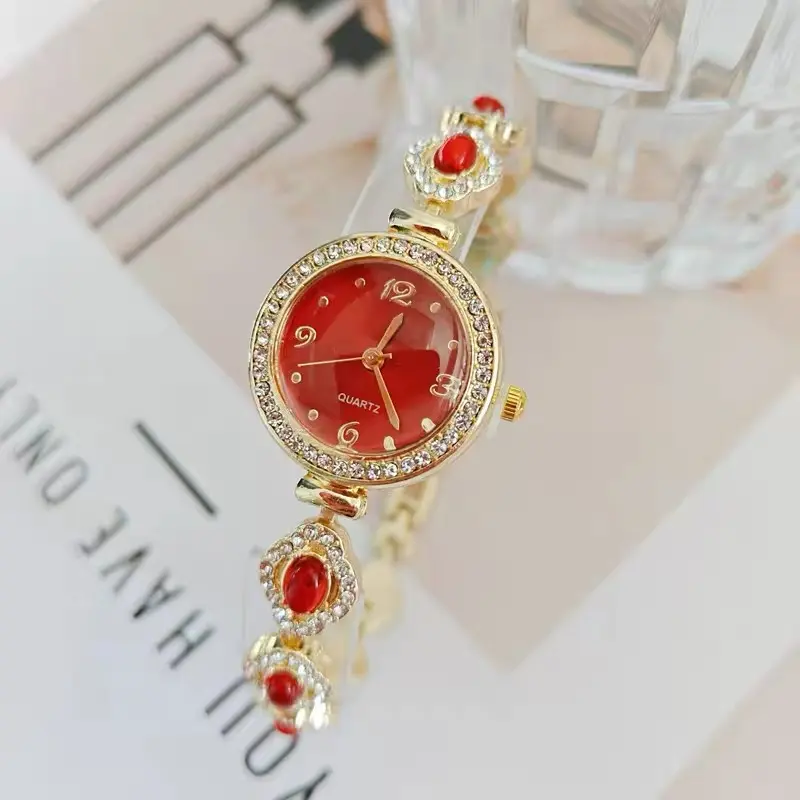 Classic Round Dial Quartz Wrist Watch AlloyMetal Strap Waterproof