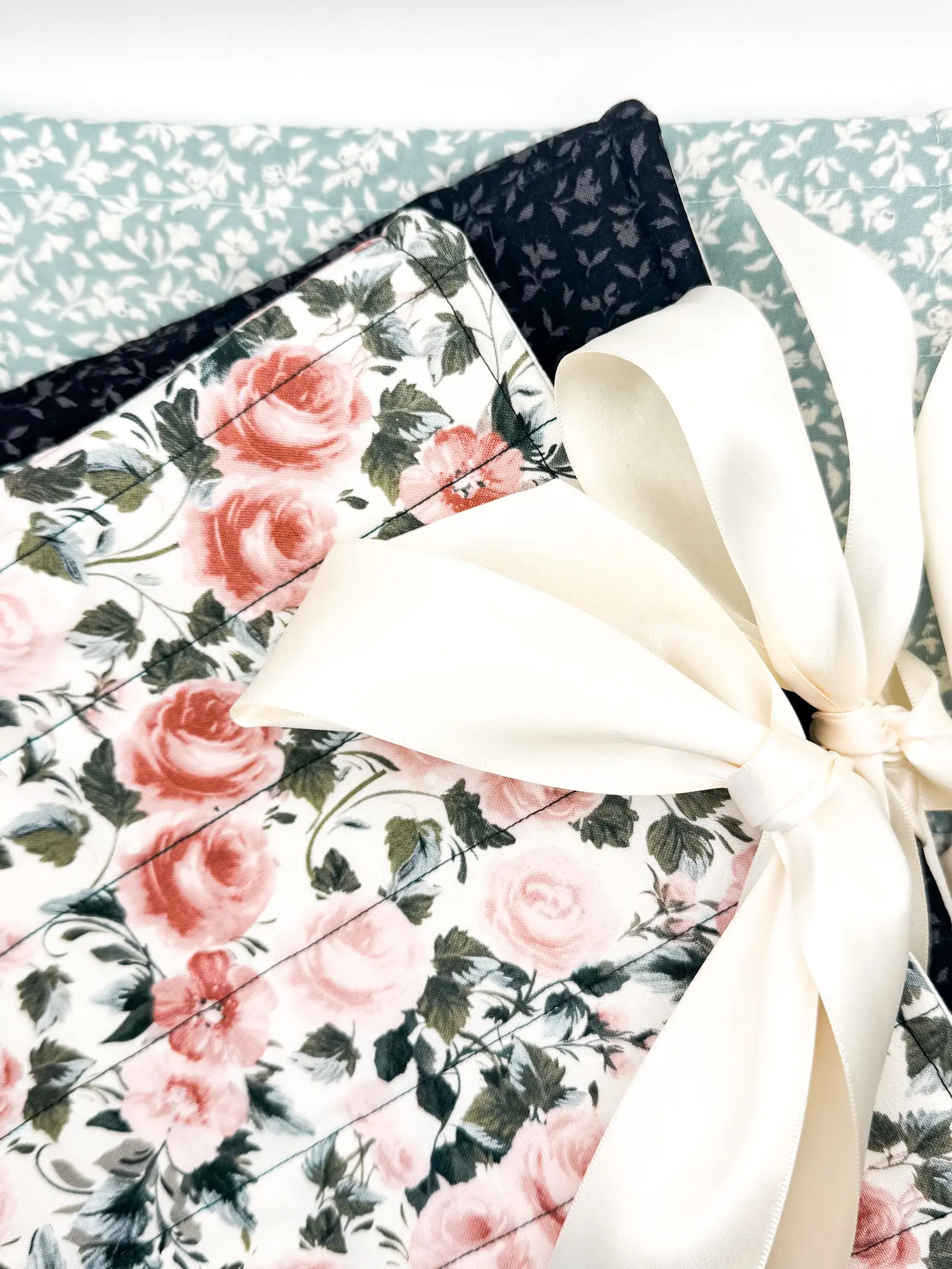 Handmade, quilted silk bow book/kindle/tablet sleeve, cover, case