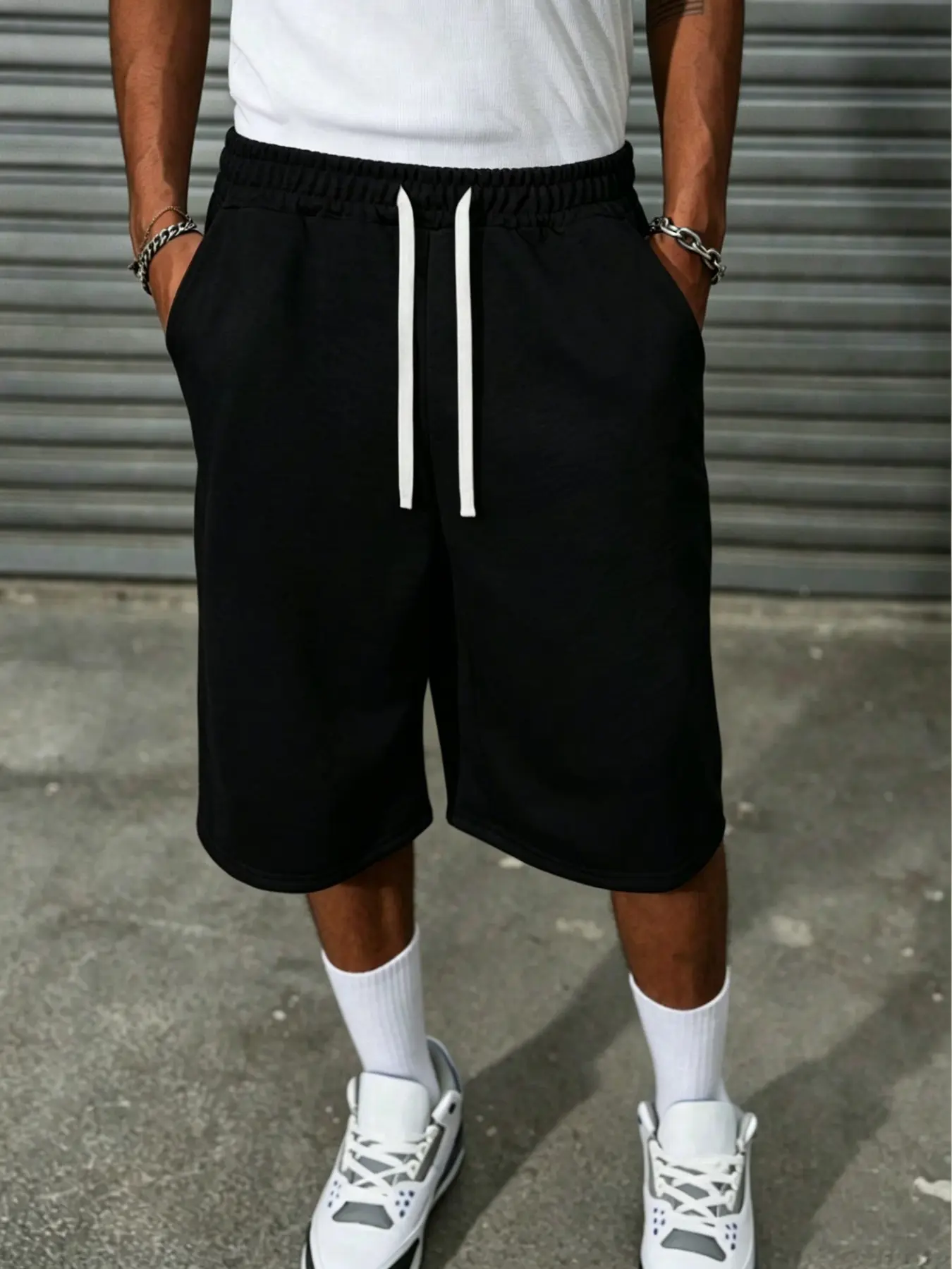 Summer Men's Casual Sporty Loose Breathable Seven-Quarter Pants, Adjustable Waist, Ideal for Basketball and Running, Drawstring Athletic Shorts
