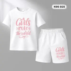 Girls' "Girls Rule The World" Printed Short-Sleeved T-Shirt And Shorts Set, Casual Children's Summer Clothing, Comfortable Round-Neck Outfit, Suitable For Everyday Wear And Outdoor Play.
