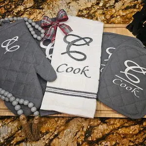 Kitchen Set, Personalized Kitchen Set,  Potholder, Oven Mitt, Kitchen Decor, Home Decor, Wedding Gift, Mother's Day Gift, Housewarming Gift