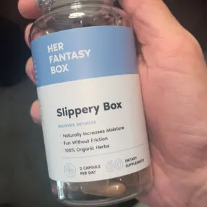 Product Review of Slippery Box - Extra Moisture Support Capsules from G**a