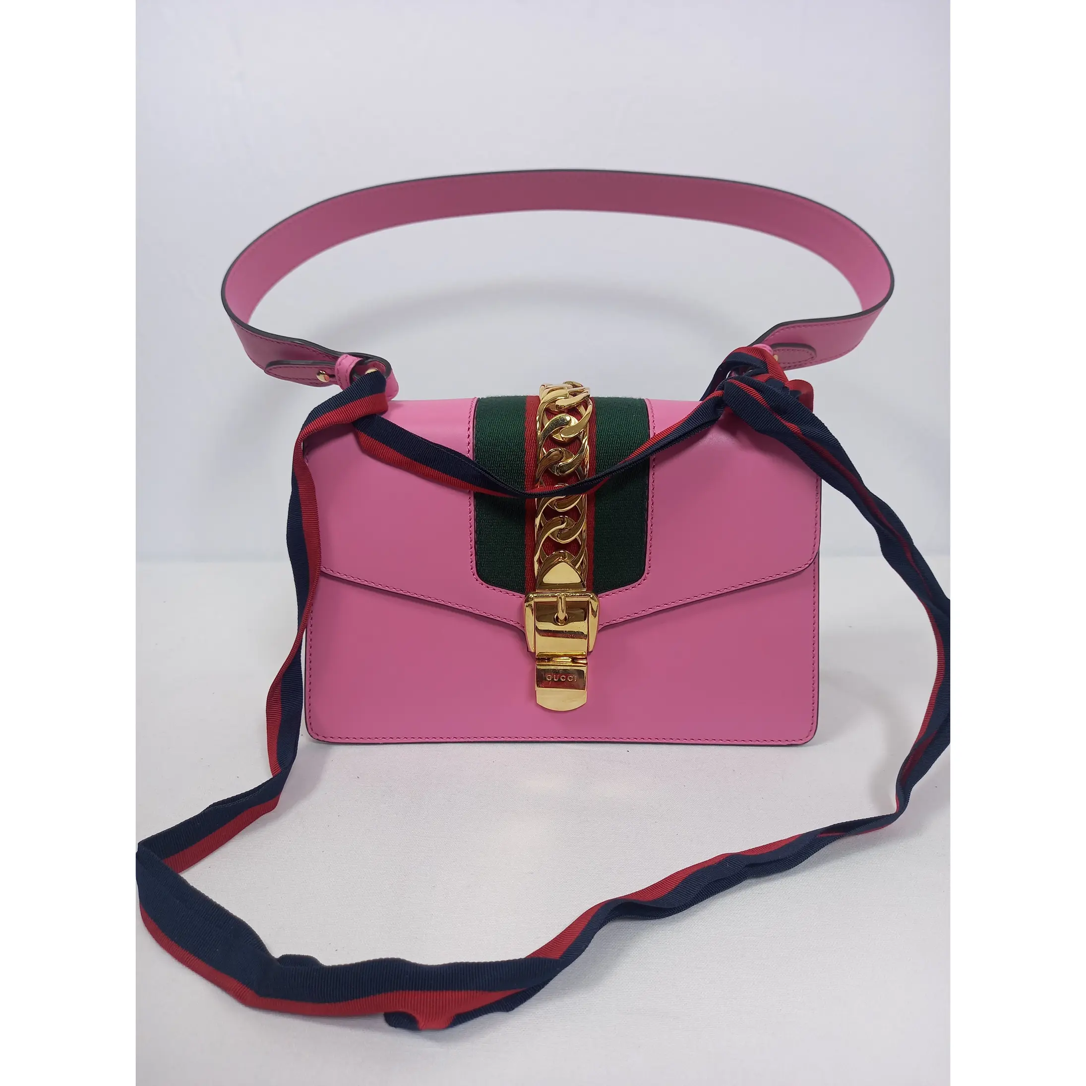 Pre-owned Leather Shoulder Bags M0804P3 Gucci Sylvie Small Chain Shoulder Bag (JP)