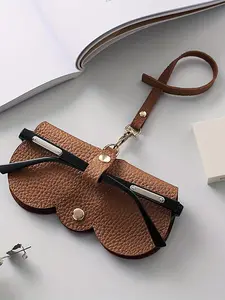 Trendy Portable Eyeglass Case, Stylish Design with Cute Clips, Perfect for Women, Fashionable Glasses Holder, Compact and Convenient