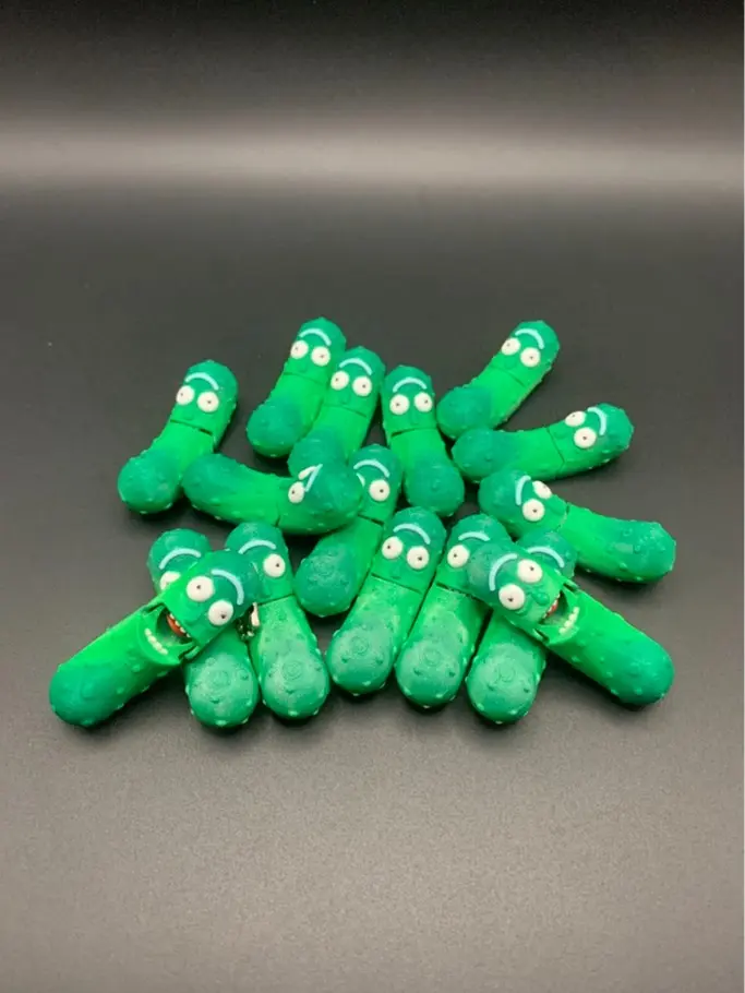 Pickle Rick Inspired 3D Printed Articulating Pickle Fidget Toy Funny Wiggly Pickle Desk Toy Gag Gift for Fans Stress Relief Fidget