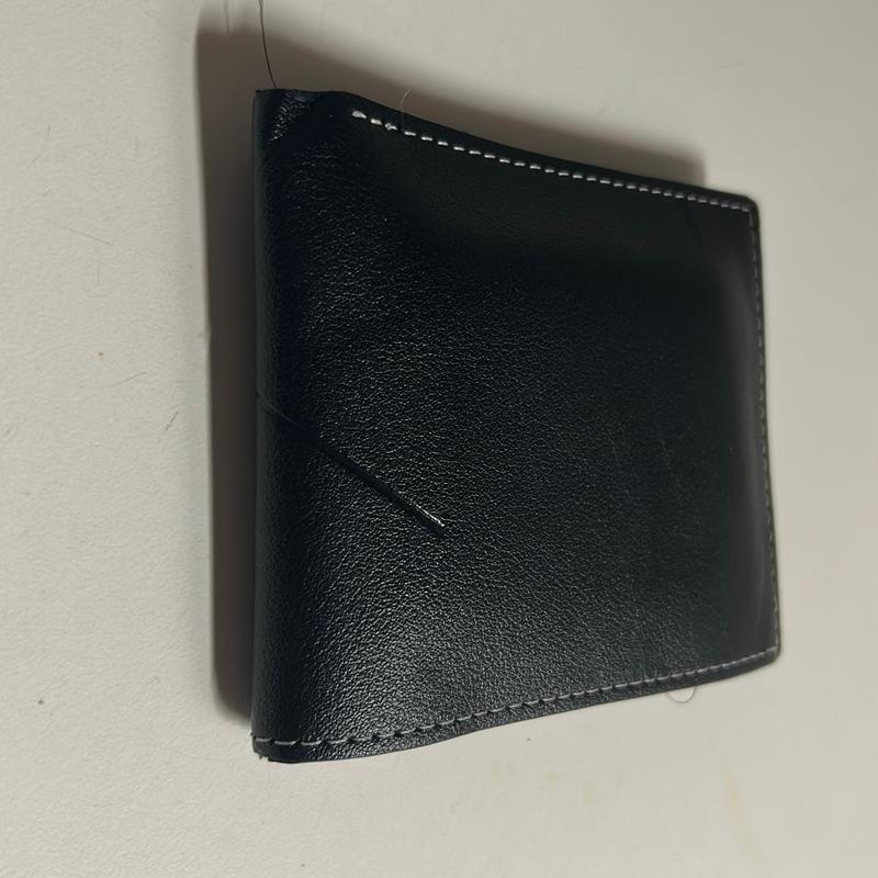 Men's Wallet - Comfortable Design for Everyday Use, Lightweight & Durable, Ideal for Footwear and Walking Shoes - Girls, Flipflop, Slipper, Slide Slim Magnetic