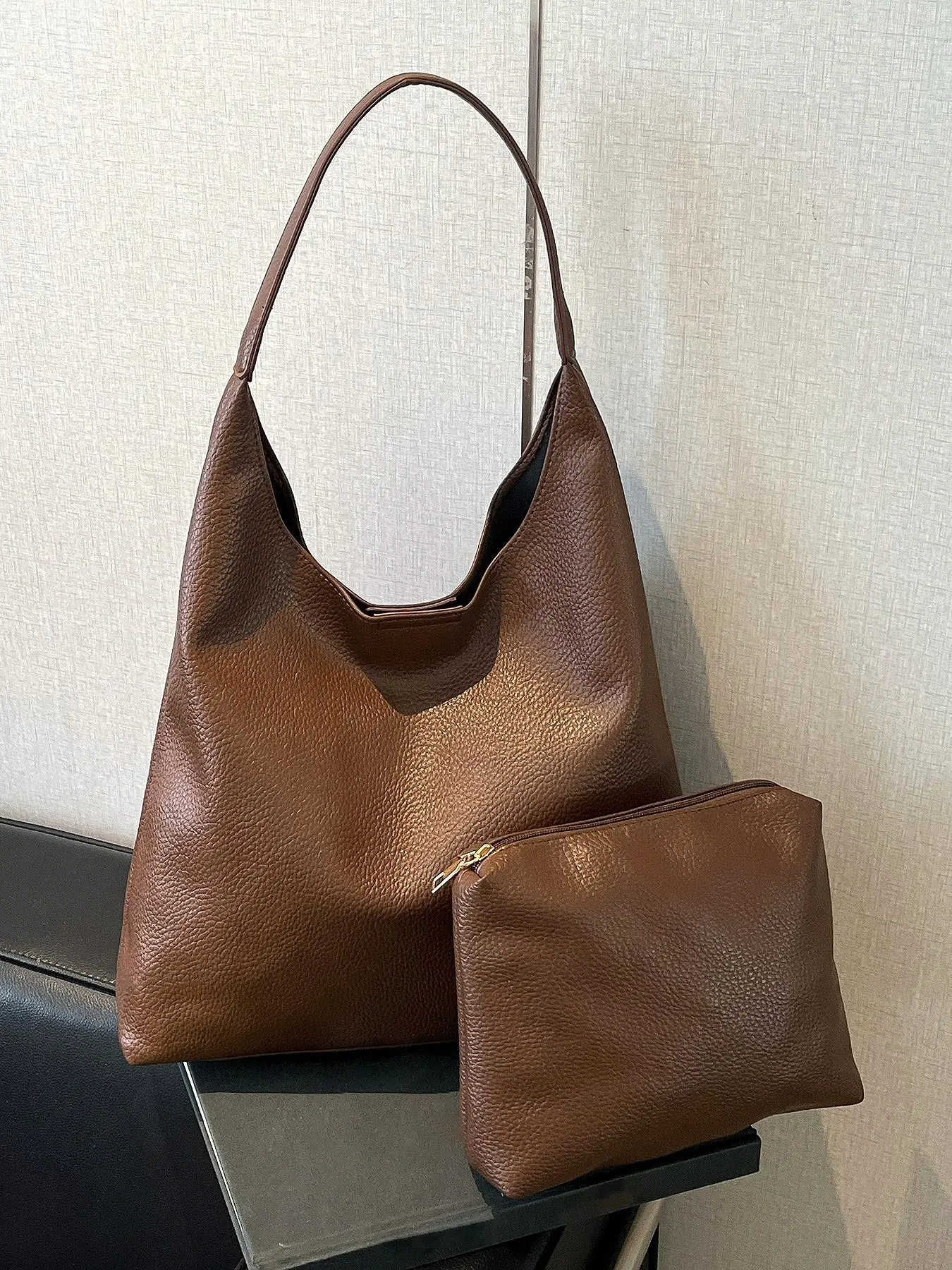 Simple niche fashion shoulder tote bag, soft leather and hand bag two-piece set, casual and practical, versatile and large capacity, the first choice for daily commuting, suitable for shopping, travel, etc., PU tote satchel, Daily commuter bag