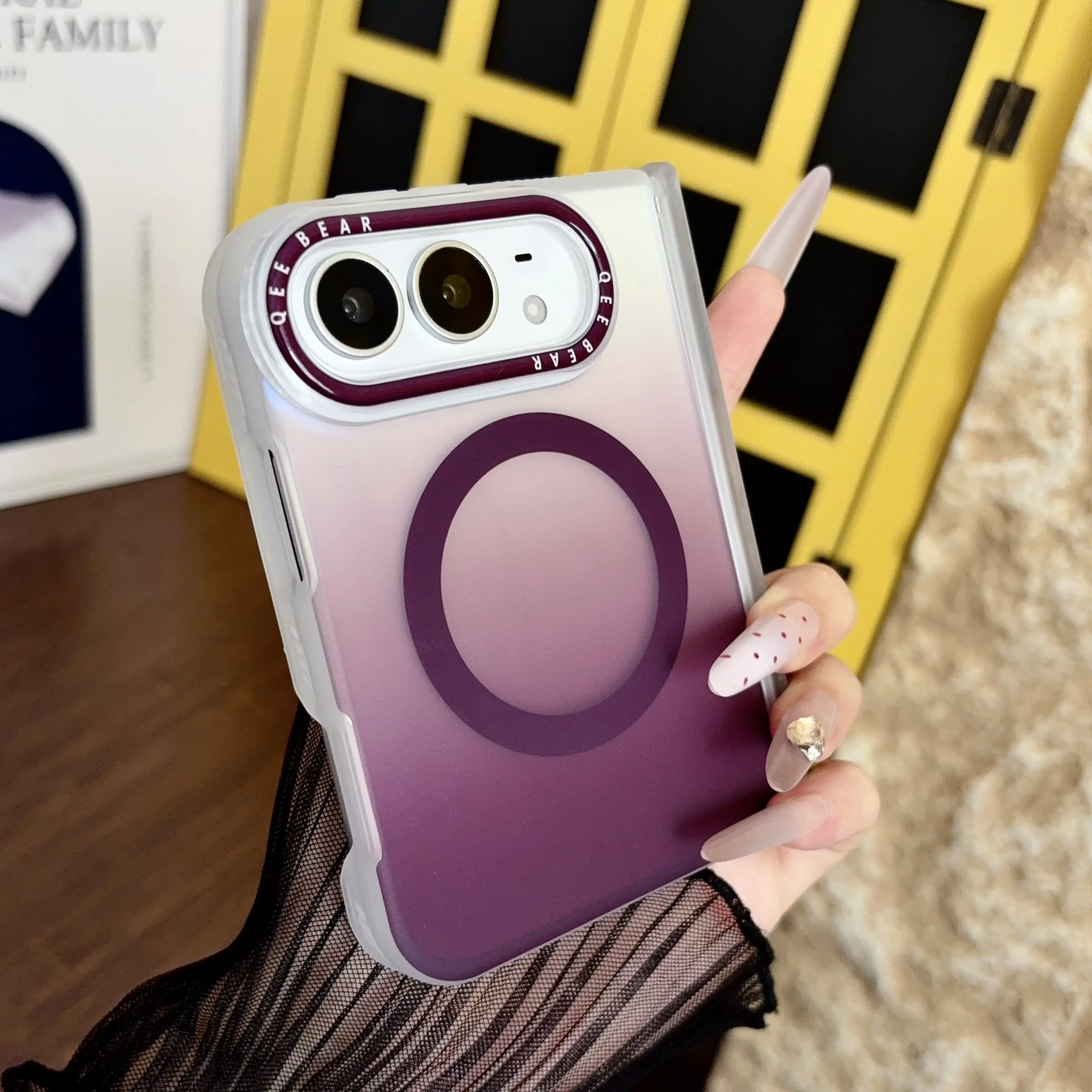 Gradient magnetic folding mobile phone case suitable for iPhone18Duo magnetic folding mobile phone case compatible with MagSafe suitable for iPhone18Duo